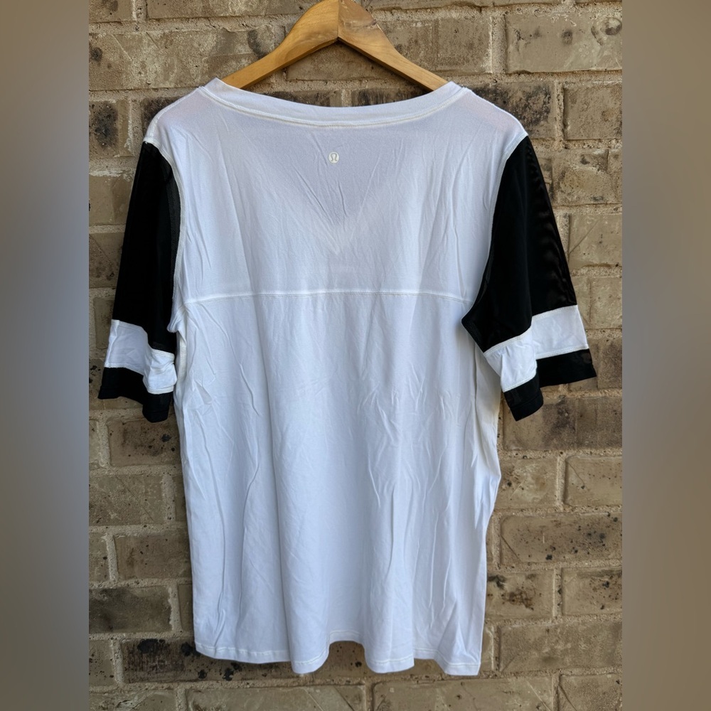 Lululemon athletica Sport Tee White Black size 12 - Picture 3 of 9